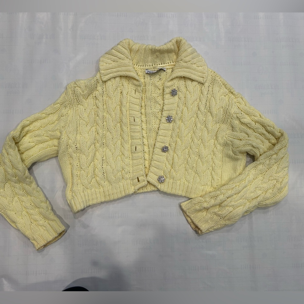 Zara Yellow Cable Knit Cardigan with Gem stone buttons Very warm
Like New